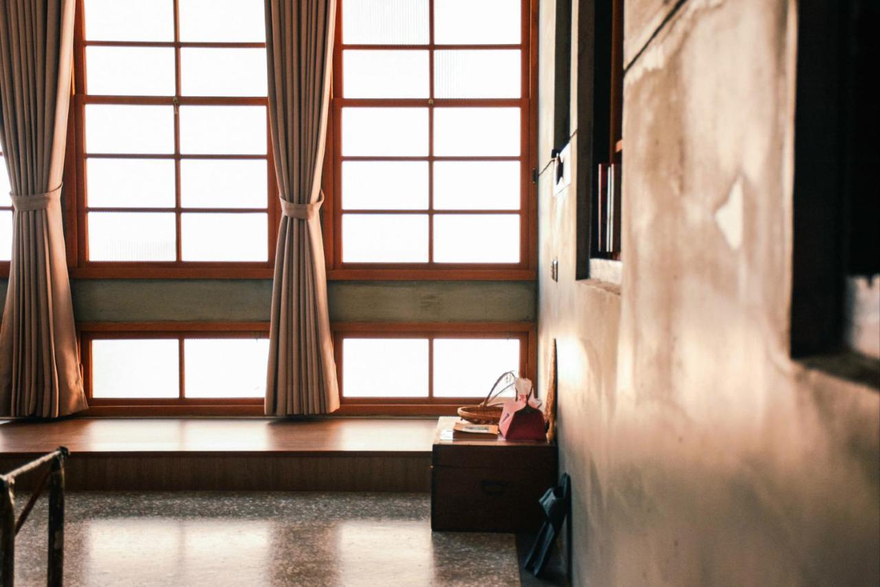 Loku. Tainan Hotel Bagian luar foto