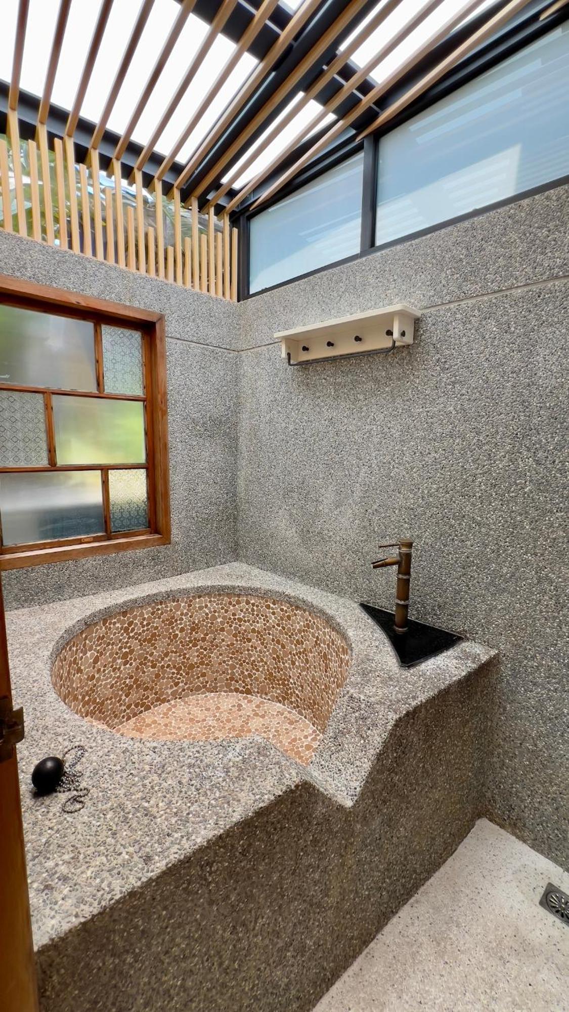 Loku. Tainan Hotel Bagian luar foto